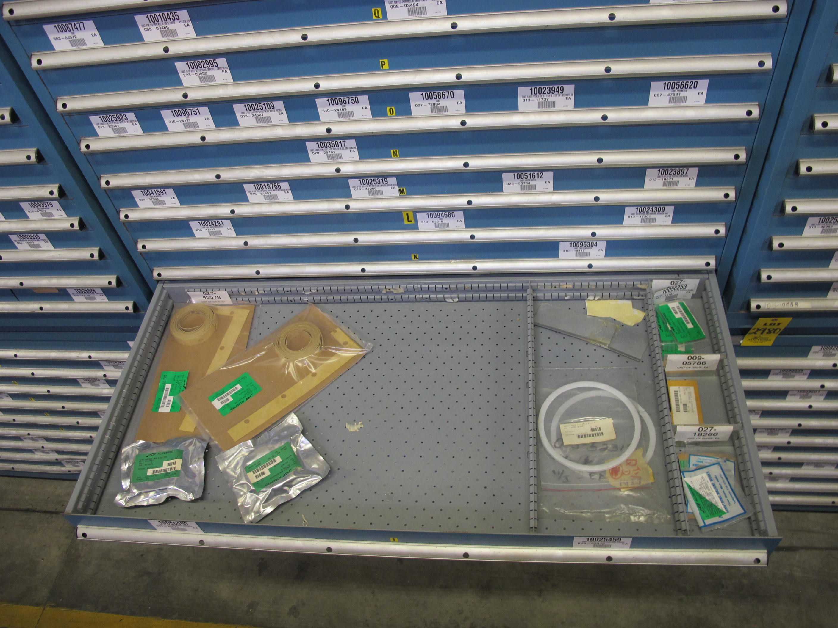 LISTA HEAVY DUTY 9-DRAWER PARTS CABINET W/ CONTENTS (W-50) LOADING & HANDLING FEE $25-